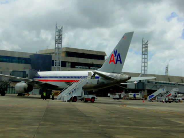 Boeing 757-200 (N175AN)