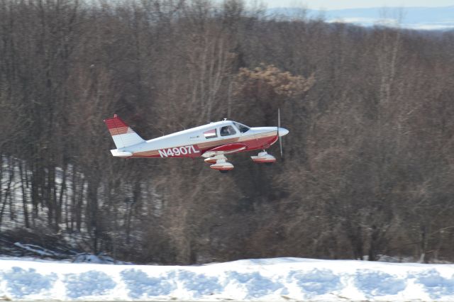 Piper Cherokee (N4907L)