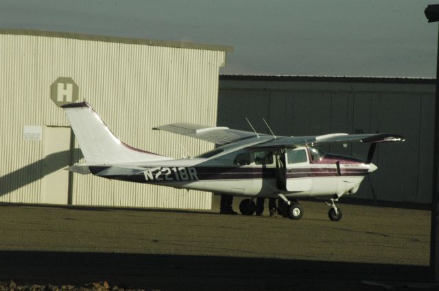 Cessna Centurion (N2218R)