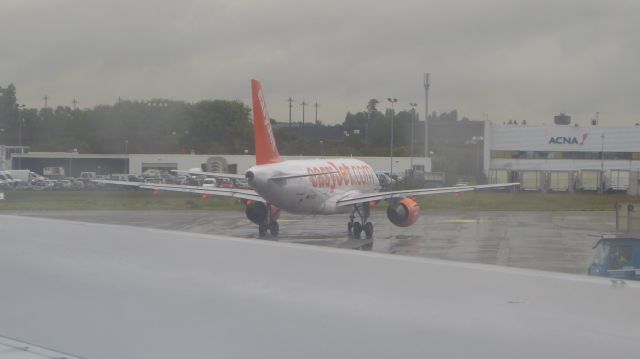 Airbus A319 (G-EZAF) - Delivered to easyJet in 2006