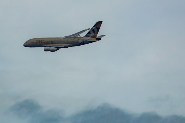 Airbus A380-800 (A6-APA) - Nice left turn view from Long Island as new Etihad A380 service aligns to 22R, plane is so agile when turning for such a huge aircraft!