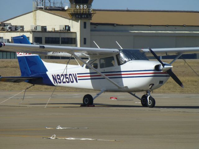 Cessna Skyhawk (N9250V)