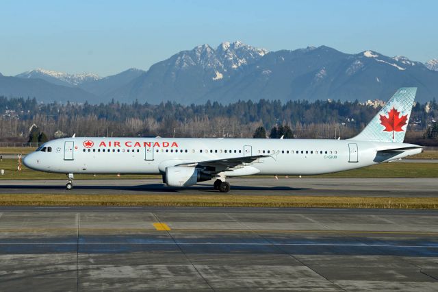Airbus A321 (C-GIUB)