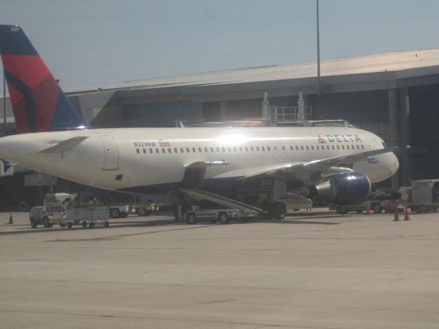 Airbus A320 (N329NW) - Getting ready for a flight to Minneapolis/St. Paul