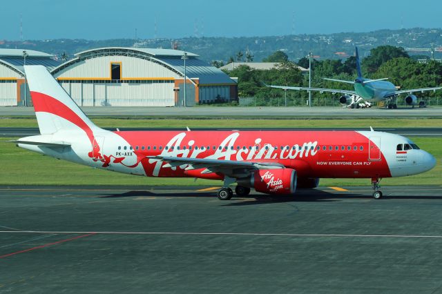 Airbus A320 (PK-AXX)