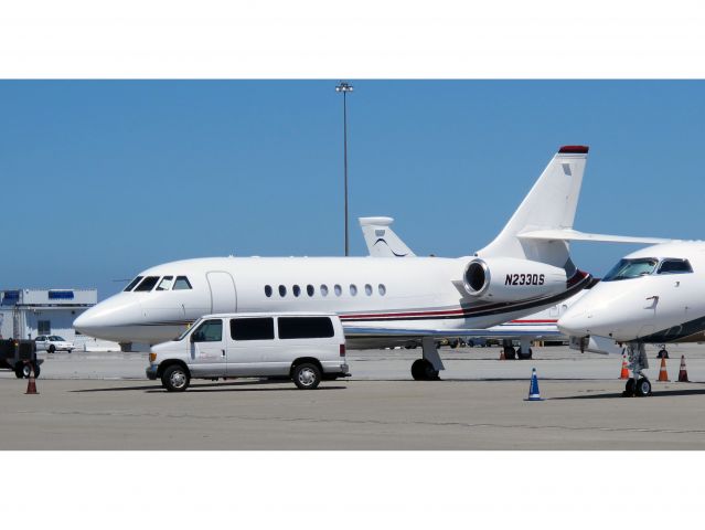 Dassault Falcon 2000 (N233QS)