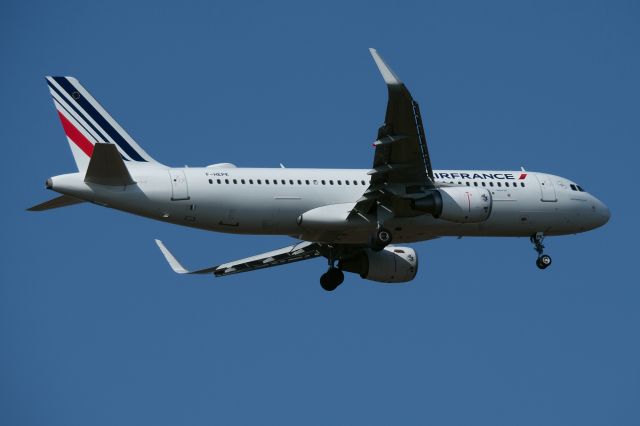 Airbus A320 (F-HEPK)