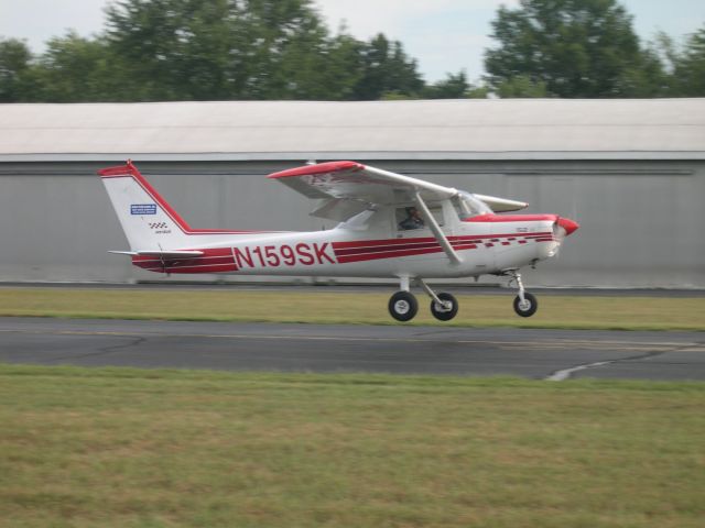 Cessna Skyhawk (N159SK) - 152 Aerobat, Landing rwy 26 at Sky King