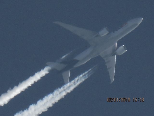 BOEING 777-200LR (N863FD)