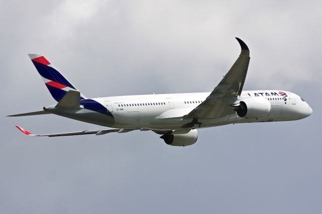Airbus A350-900 (A7-AWD)