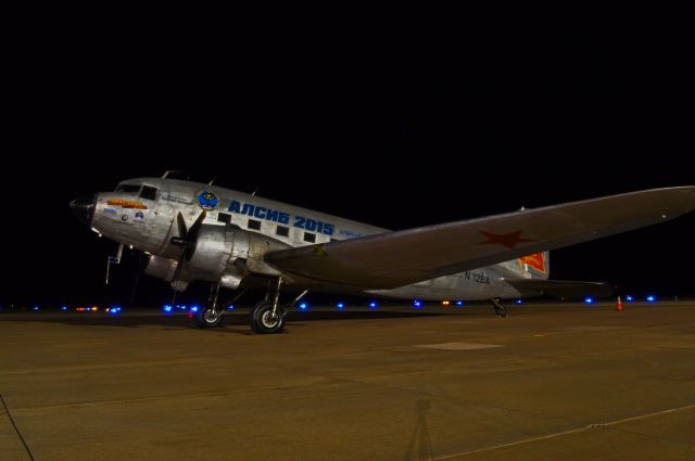 Douglas DC-3 (N12BA)