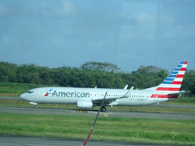 Boeing 737-700 (N874NN)