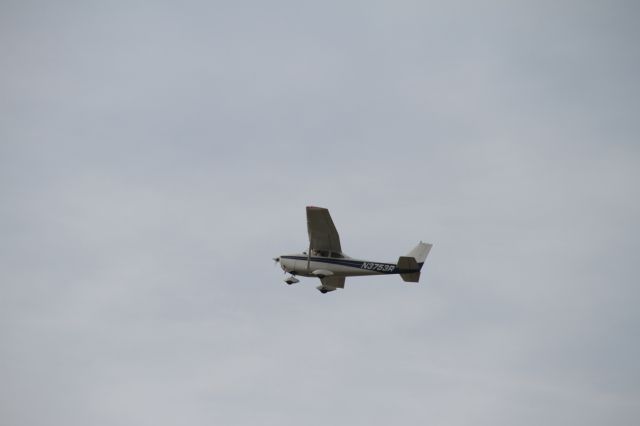 Cessna Skyhawk (N3753R)