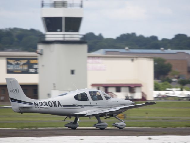 Cirrus SR-20 (N230WA) - Runway 08 | 17 June 2015