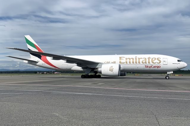 Boeing 777-200 (A6-EFJ)