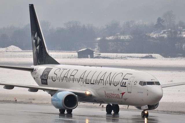 Boeing 737-800 (OE-LNT)