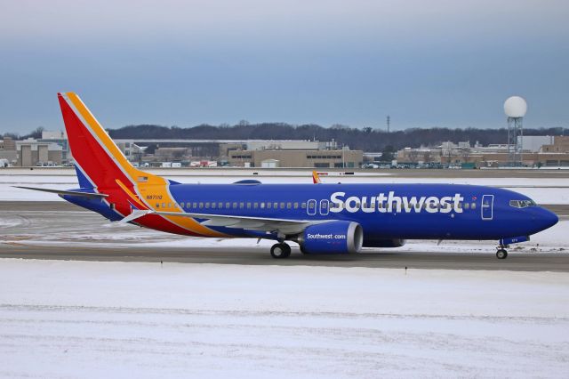 Boeing 737 MAX 8 (N8711Q) - SWA323 on 15 Dec 2017.