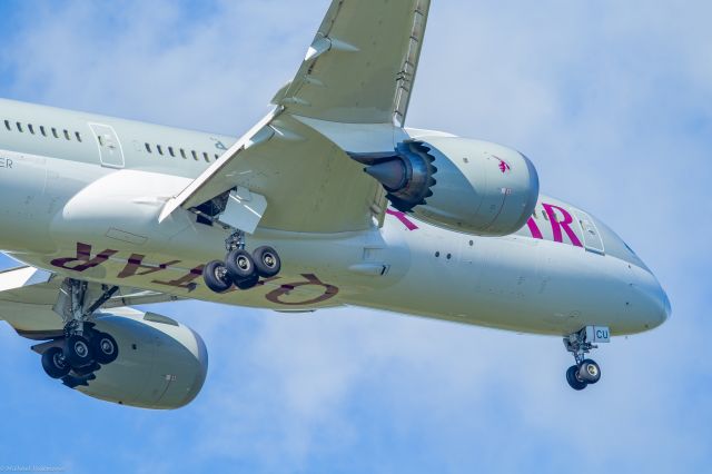 Boeing 787-8 (A7-BCU) - Landning at Copenhagen Airport. September 2015