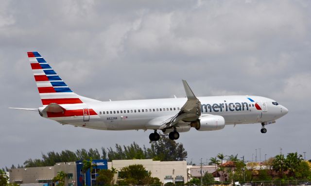 Boeing 737-700 (N822NN)