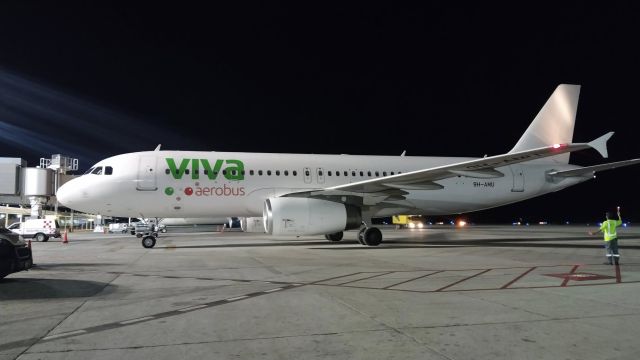 Airbus A320 (9H-AMU)