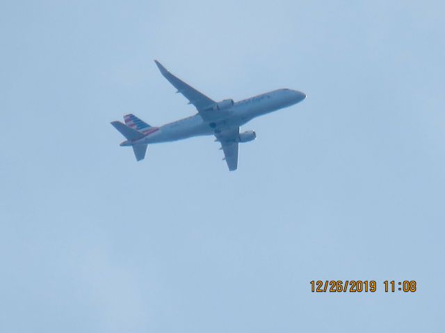 Embraer 175 (N228NN)