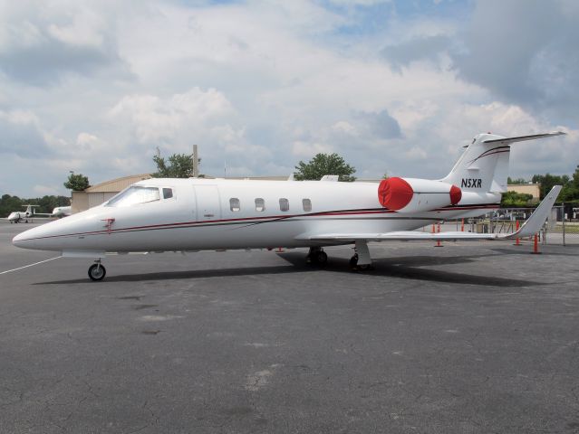 Learjet 55 (N5XR)