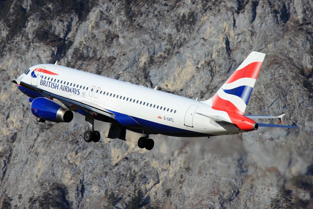 Airbus A320 (G-GATL)