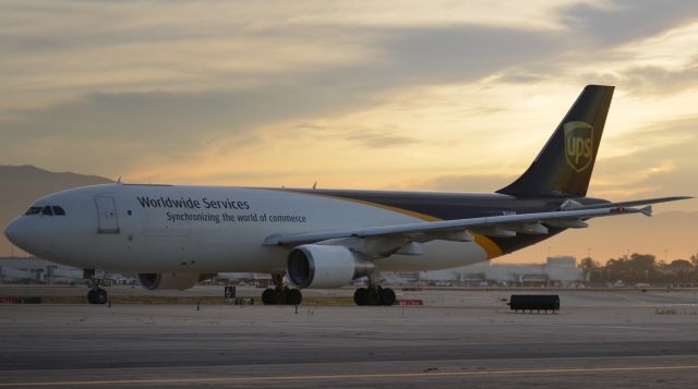 Airbus A300F4-600 (N124UP) - N124UP taxiing out to runway 8R for an early morning departure.