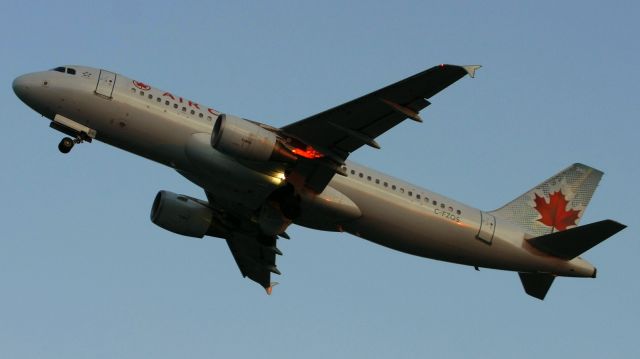 Airbus A320 (C-FZQS)