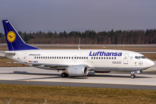 Boeing 737-700 (D-ABEN) - D-ABEN Lufthansa Boeing 737-330 coming in from Milan (LIMC) @ Frankfurt - Rhein-Main International (EDDF) / 08.04.2015