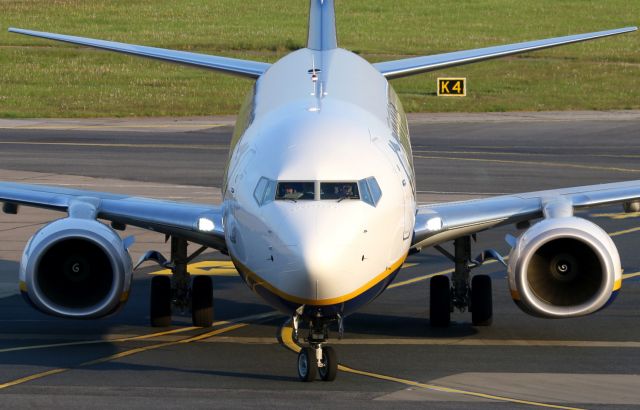 Boeing 737-800 (EI-FIY)