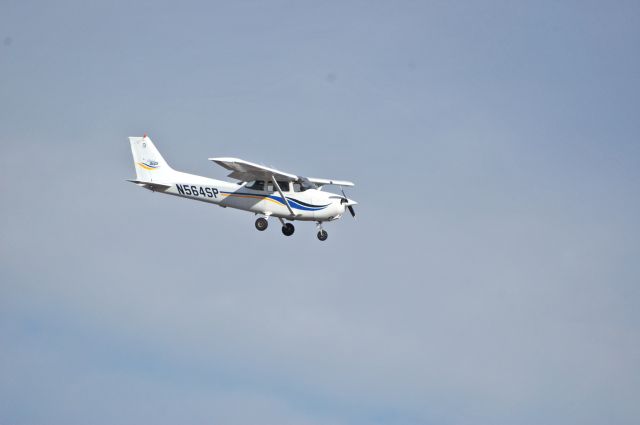 Cessna Skyhawk (N564SP)