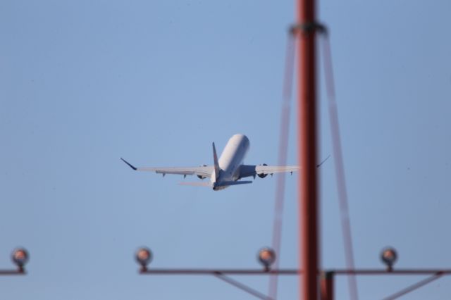 EMBRAER 175 (long wing) (N279SY)