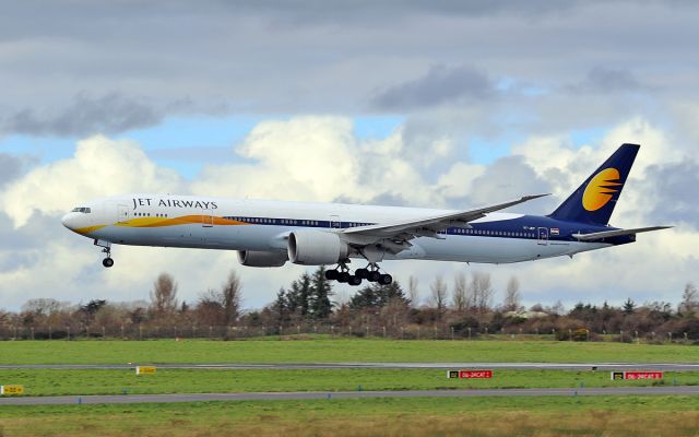 BOEING 777-300 (VT-JEV) - jet airways b777-35r(er) vt-jev diverting to shannon while routing amsterdam to toronto due a possible fuel leak in the port engine 8/3/17.