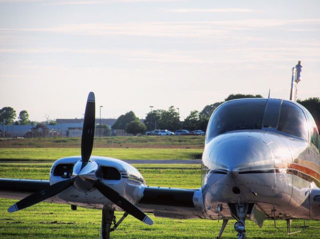 Cessna 310 (N6832Y)