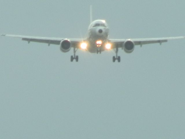 Airbus A319 (N745VJ)