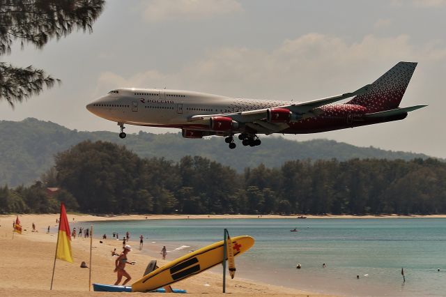 Boeing 747-400 (EL-XLF) - HKT