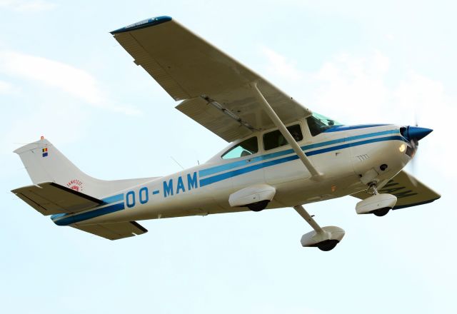 Cessna Skylane (OO-MAM)