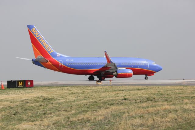 Boeing 737-700 (N774SW)