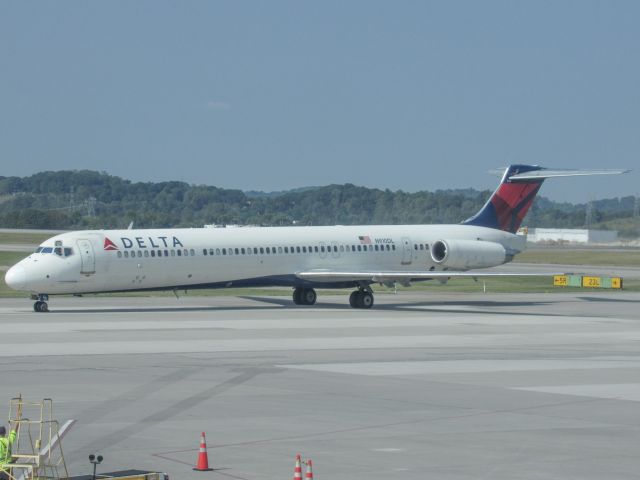 McDonnell Douglas MD-88 (N910DL)