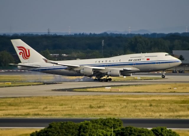 Boeing 747-400 (B-2456)