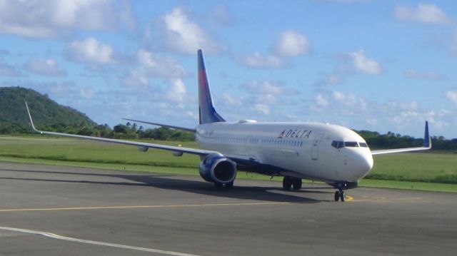 Boeing 737-800 (N776DE)