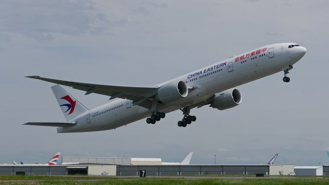 BOEING 777-300 (B-7347) - CES9002 on rotation from Rwy 16R beginning its delivery flight to ZSPD/PVG on 4/21/16. (ln 1387 / cn 43278).