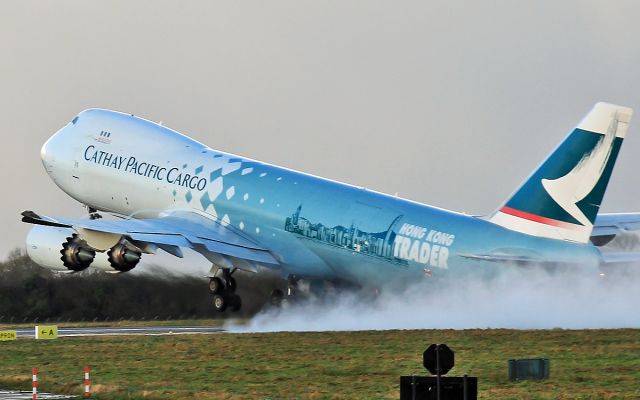 B-LJA — - cathay pacific 747-867f b-lja dep shannon after arriving with horses from sydney via hong kong-dubai-shannon 19/12/13.