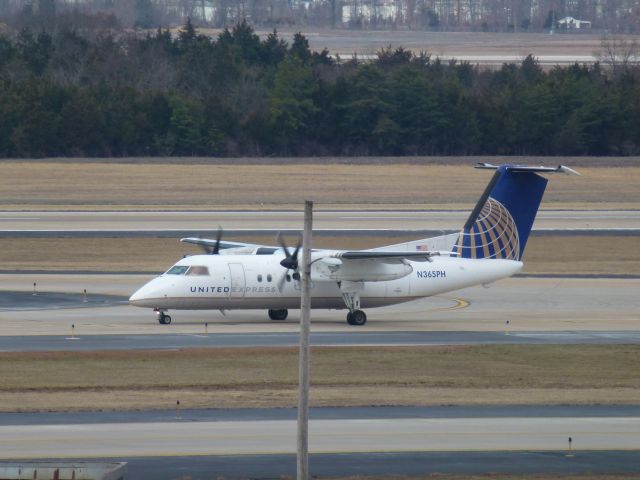 de Havilland Dash 8-200 (N365PH) - @IAD Daily Parking Garage #2 5th floor