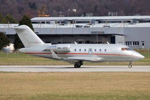 Canadair Challenger (9H-VFE)