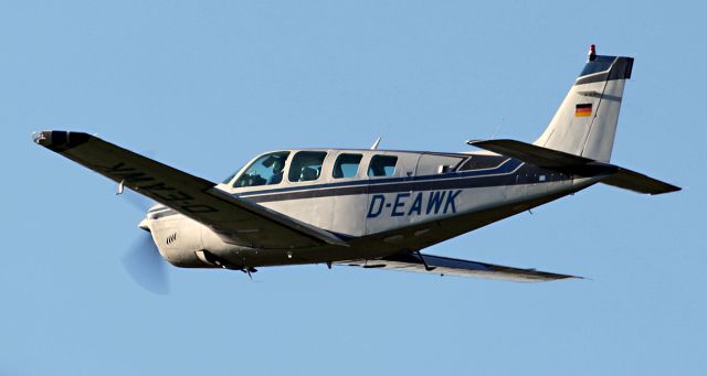 Beechcraft Bonanza (36) (D-EAWK)