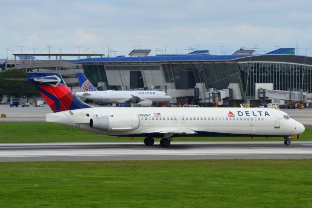 Boeing 717-200 (N939AT) - Takeoff roll runway 18C - 4/13/19