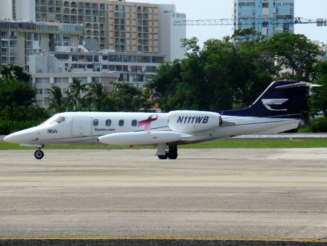 Learjet 35 (N111WB)