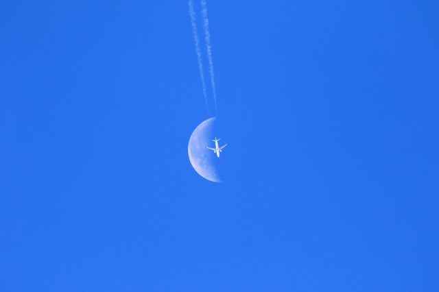 Boeing 737-800 (JA334J) - November 12th 2017: Overflying above Hakodate City, Japan. CTS-ITM.